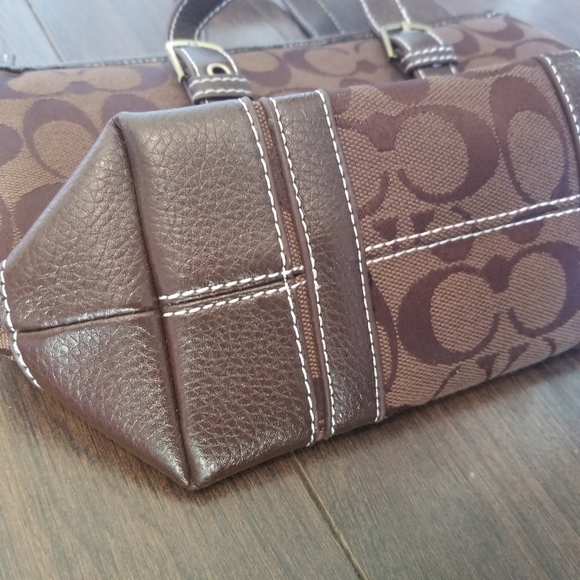 Brown Coach Classic Minibag - Picture 6 of 10